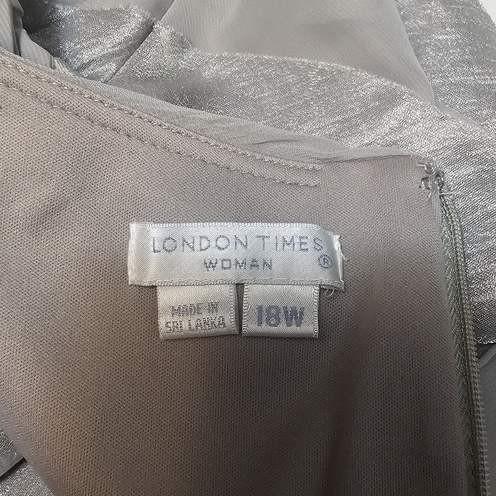 London Times Tiered Shutter Sheath Cocktail Silver Rosette Dress Size 18W - Picture 10 of 12